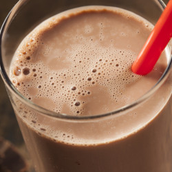 Как приготовить молочный шоколадный коктейль в домашних условиях