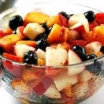 Рецепт фруктового салата с черникой и тимьяном
