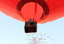 Полет на воздушном шаре: прекрасная возможность признаться в своих чувствах