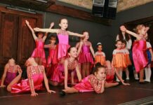 Танцы для детей : какое направление выбрать?