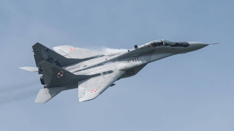 После полета на МиГ-29УБ канадский воздушный ас выпил три стакана с российскими летчиками