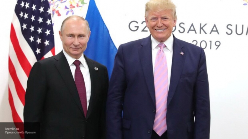 Экс-адвокат Трампа рассказал, что президента США восхищает в Путине