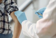 Магнитогорские любители хоккея смогут поставить бесплатную прививку от гриппа