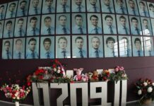 «Металлург» и «Трактор» почтили память хоккеистов «Локомотива»