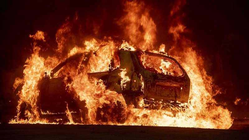 Несколько автомобилей сожгли неизвестные в Магнитогорске