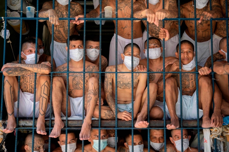 Переполненные тюрьмы Сальвадора