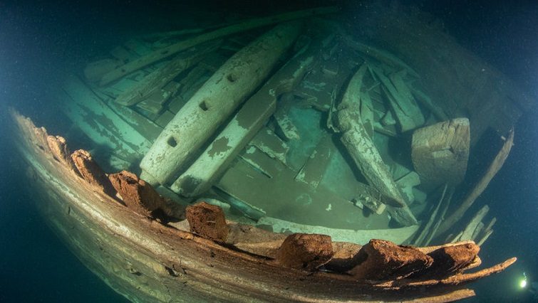 Почему найденный в Финском заливе старинный корабль назвали «Бутылочник»
