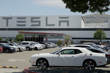 Tesla столкнулась с серьезным препятствием