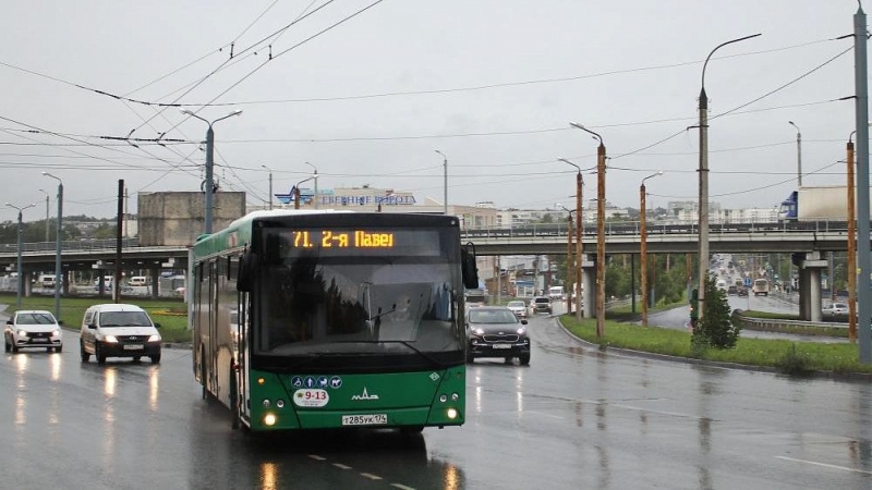 Время работы городского транспорта продлили в Челбяинске 