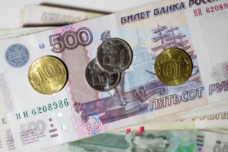 Выплаты до 80 тысяч рублей в октябре: Кто получит надбавки?