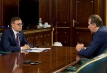 Алексей Текслер и гендиректор «Уралвагонзавода» Александр Потапов обсудили развитие «Челябинского тракторного завода»