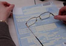 Больничные листы для людей старше 65 продлены в Челябинской области