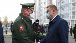 Челябинские военнослужащие получили ключи от новых квартир