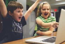 Школьникам Челябинской области предлагают провести длинные каникулы онлайн