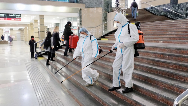 Соблюдение противоэпидемиологических мер проверили на железнодорожном вокзале Челябинска