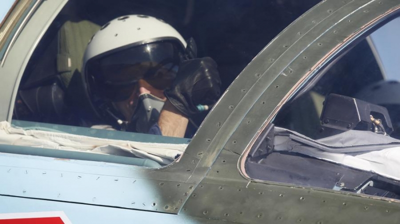 Су-34 меняет профессию: экипажи бомбардировщиков научат сбивать самолеты