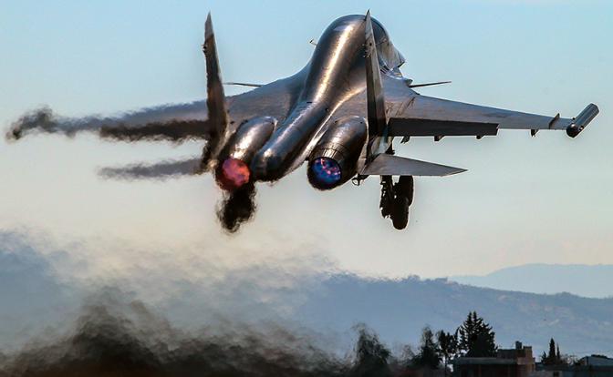 Су-34 меняет профессию: экипажи бомбардировщиков научат сбивать самолеты