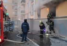 В Челябинске из-за пожара в магазине эвакуировали 10 человек