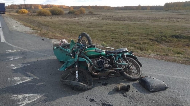 В Челябинской области мотоцикл столкнулся с грузовиком