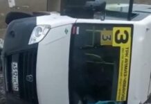 Маршрутка с пассажирами перевернулась в Челябинске