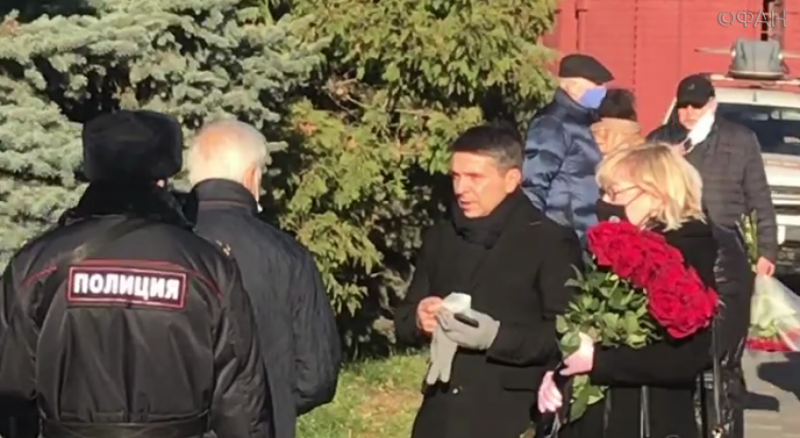 Похороны Жванецкого заставили плакать тех, кого он всю жизнь смешил | Новости