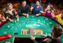 Как играть в покер на деньги в онлайн казино Queen of luck