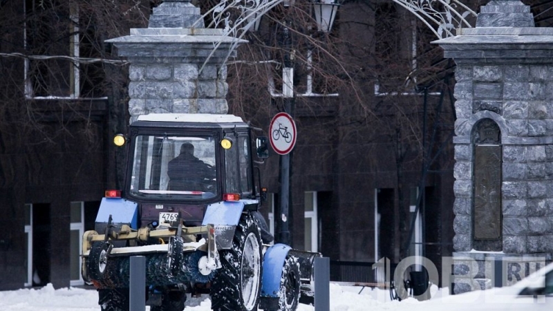 С дорог Челябинска вывезли почти 1000 тонн снега