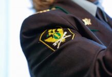 Три магазина и парикмахерскую закрыли судебные приставы в Тракторозаводском районе Челябинска