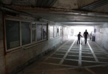 В центре Челябинска закрыли выход «подземки» на трамвайную остановку