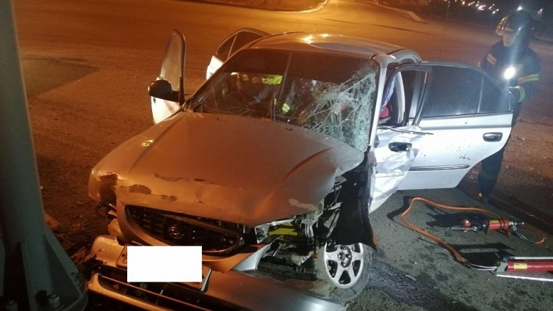 В Челябинске пьяный водитель протаранил иномарку, которая влетела в ограждение