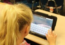 В России предложили предоставить компьютеры детям из малообеспеченных семей