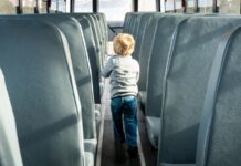 В Троицком районе школьников перевозили с грубыми нарушениями правил безопасности