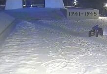 Двое жителей Златоуста устроили дрифт на мемориале с Вечным огнём