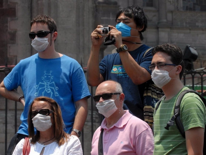 К спорам о масках подключились экономисты — они считают их эффективными