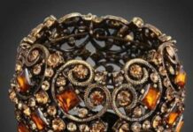 Какие украшения лучше носить в 2021 году, какими драгоценными камнями они должны быть инкрустированы