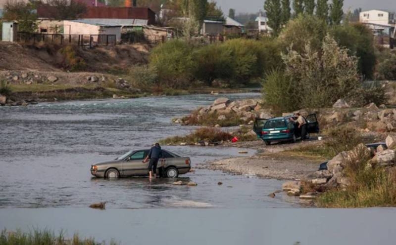 В России вводят штрафы за проезд ближе чем 200 метров от водоема