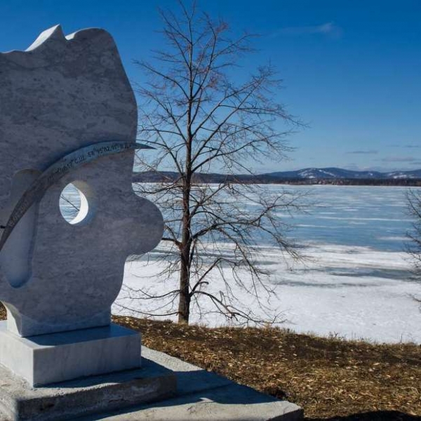 Челябинский метеорит: 13 попыток увековечить историю, прославившую город на весь мир