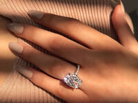 Серебряное кольцо с фианитом: прекрасное украшение, которое смотрится стильно и дорого