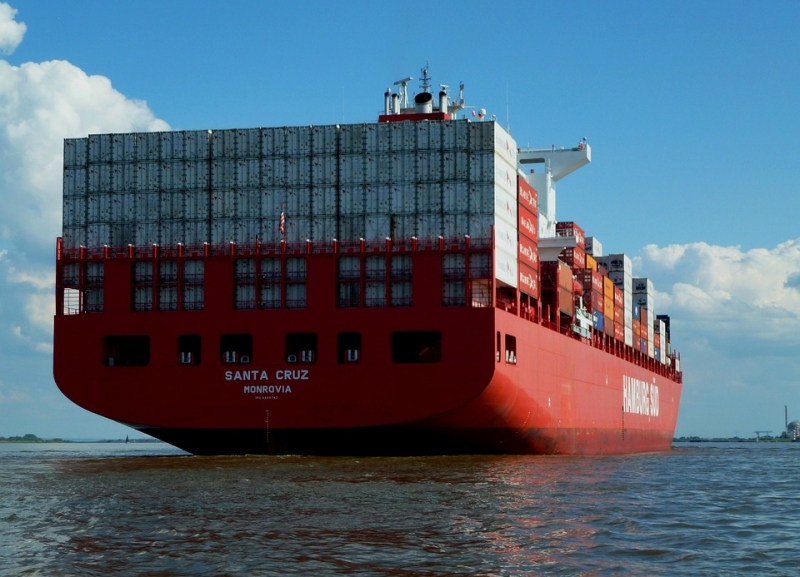 Американские военные помогут снять с мели контейнеровоз в Суэцком канале