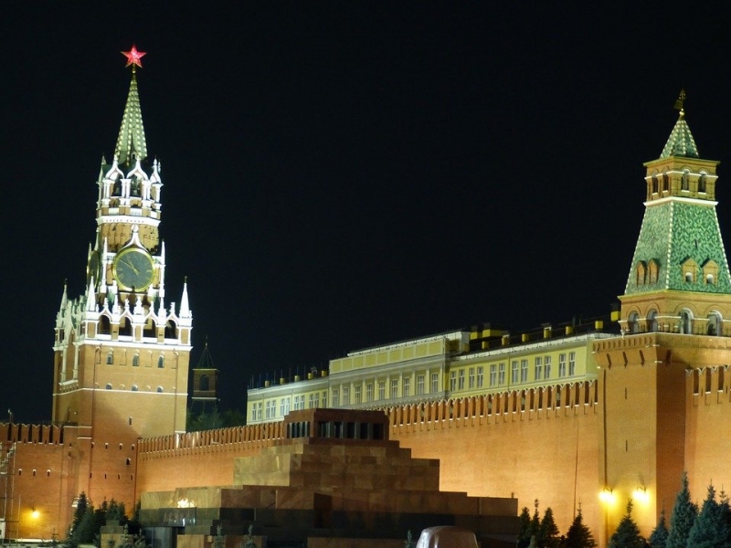 Что вас ждет, если вы помешаете почетному караулу в Кремле выполнять свои обязанности?