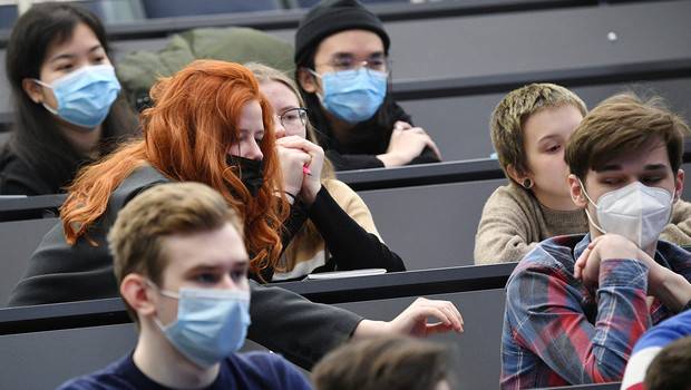 <br />
Мясников предупредил о возможной вспышке туберкулеза в России                