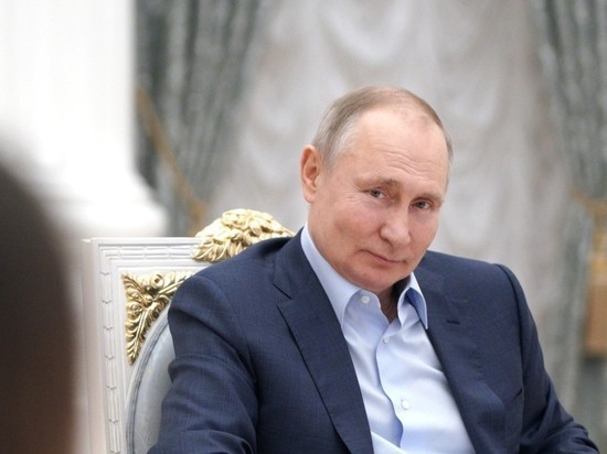 Путин после прививки от коронавируса держал рядом градусник