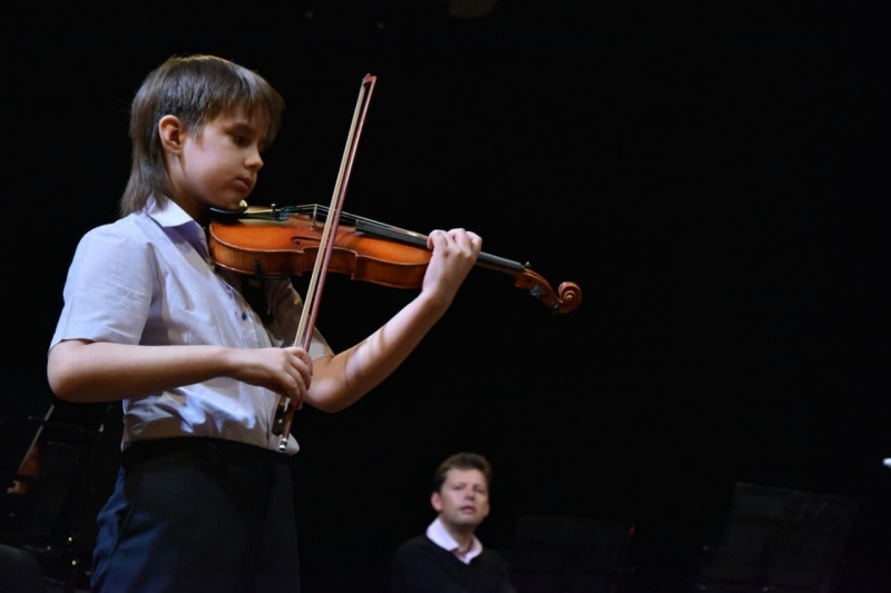 Денис Мацуев познакомился с юным челябинским скрипачом и обратился к его соседям