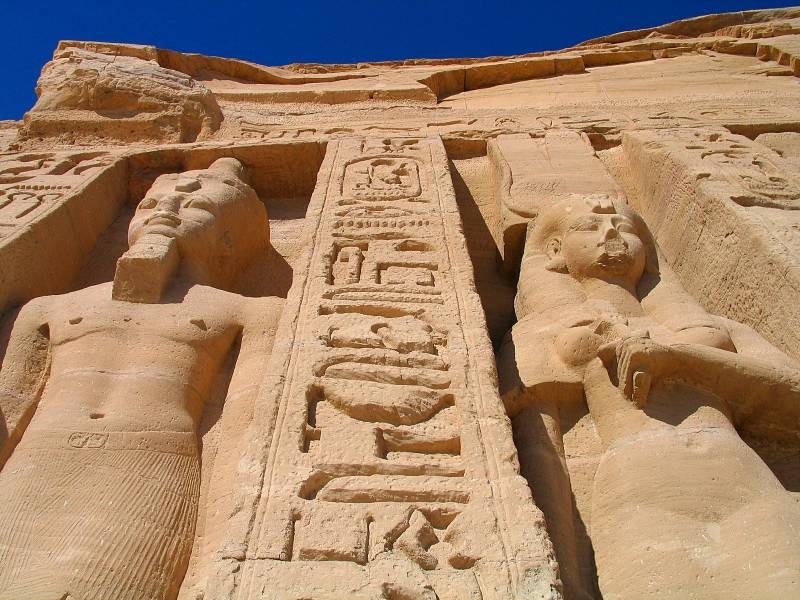 <br />
«Древнее проклятие проснулось»: почему золотой парад египетских фараонов напугал народ и местные СМИ                