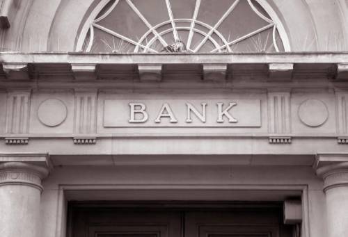<br />
Как будут работать банки с 4 по 7 мая 2021 года                