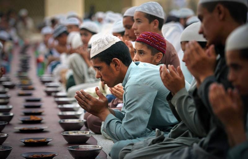 <br />
Календарь празднования священного месяца Рамадан на 2021 год                