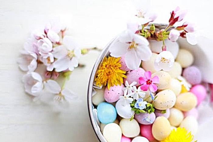 <br />
Красим яйца правильно: как преобразить перепелиные яйца на Пасху натуральными красителями                