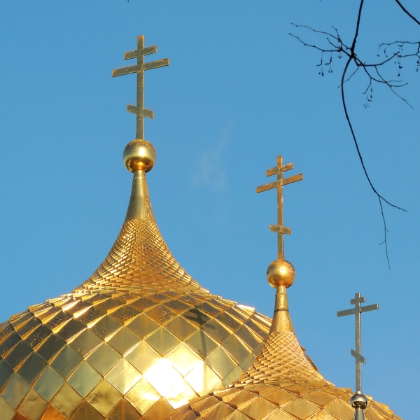 <br />
«Купола в России кроют золотом, чтобы чаще Господь замечал». Символизм православных храмов.                