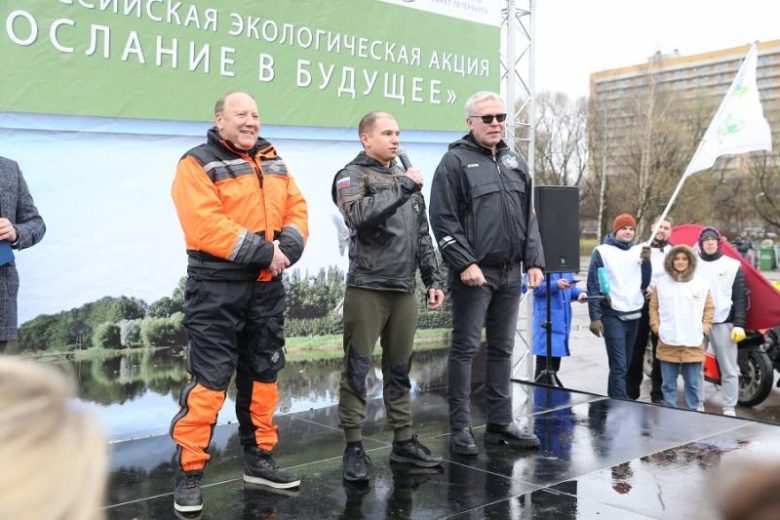 <br />
Михаил Романов принял участие в экоакциях, приуроченных ко Дню благоустройства                