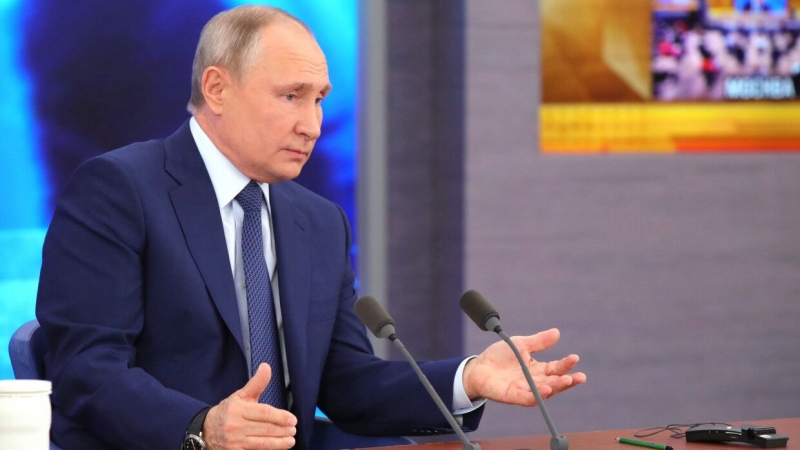 На климатическом саммите Путина вывели в эфир во время выступления Макрона